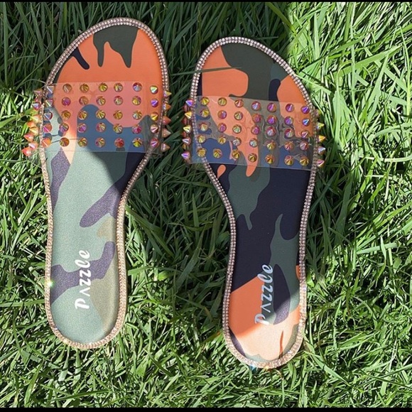 Sandals - Picture 3 of 3